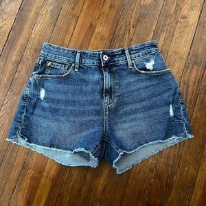 Levi Denizen high rise shorts size 2 26